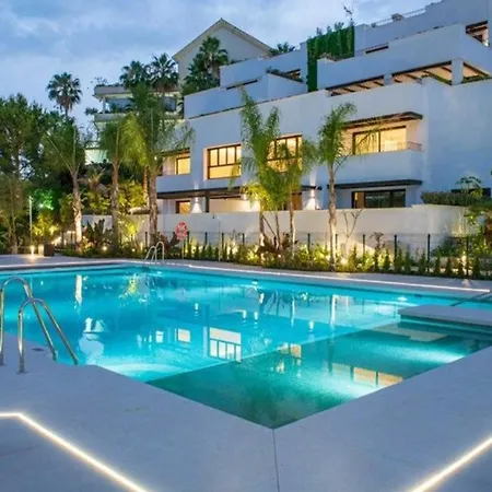 Luxury Plaza Suite, Next To The Marbella