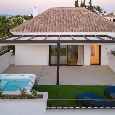 Luxury Plaza Suite, Next To The Apartment Marbella
