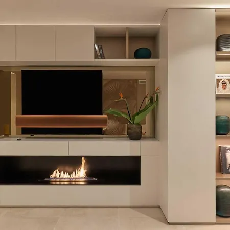 Luxury Plaza Suite, Next To The *